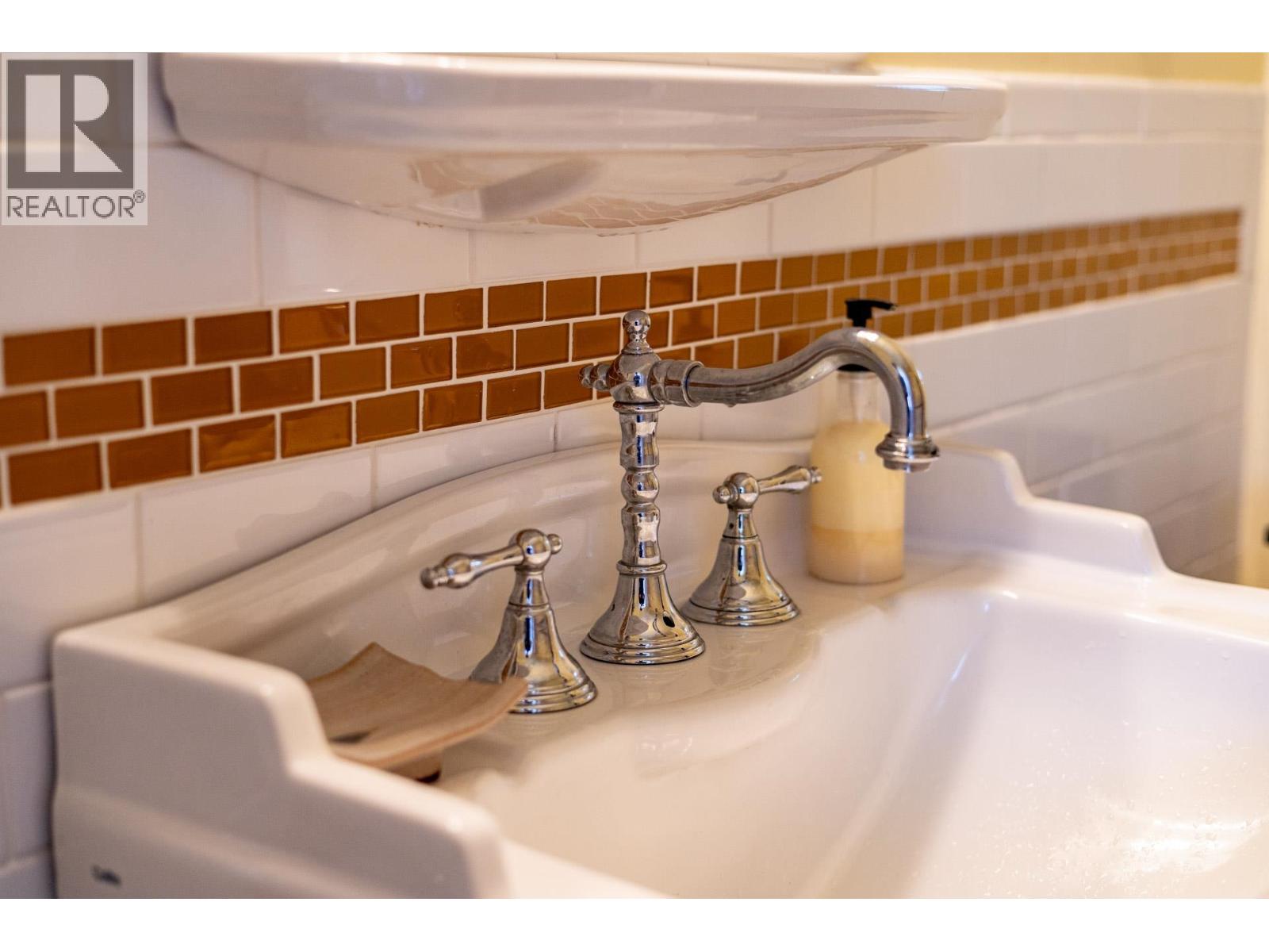 2721 St George Street, Port Moody, British Columbia  V3H 2H1 - Photo 35 - R3116048