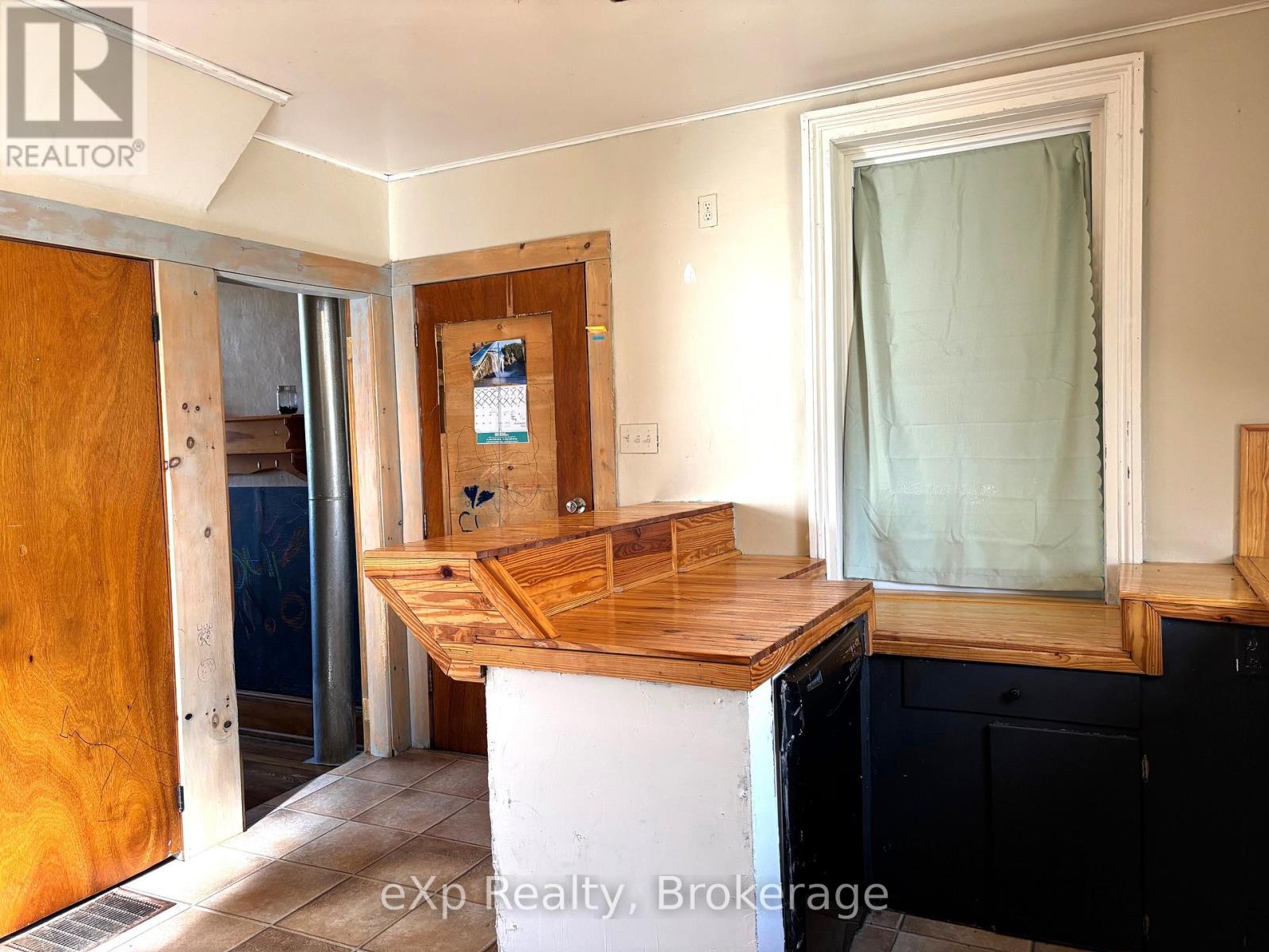 28 Queen Street W, Brockton, Ontario  N0G 1S0 - Photo 15 - X12962614