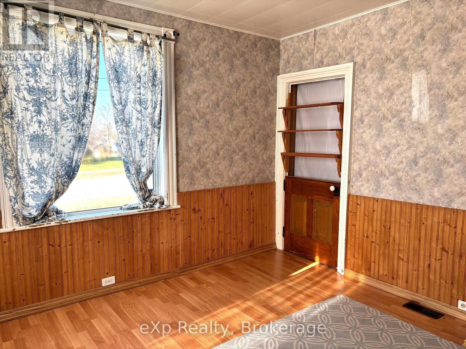 28 Queen Street W, Brockton, Ontario  N0G 1S0 - Photo 17 - X12962614