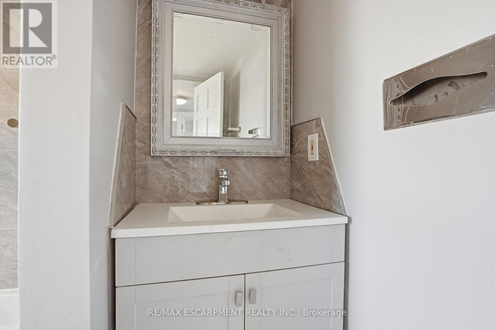 687 Upper James Street, Hamilton, Ontario  L9C 2Z4 - Photo 22 - X13049834