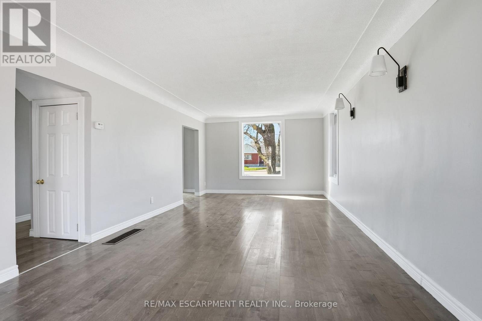 687 Upper James Street, Hamilton, Ontario  L9C 2Z4 - Photo 9 - X13049834