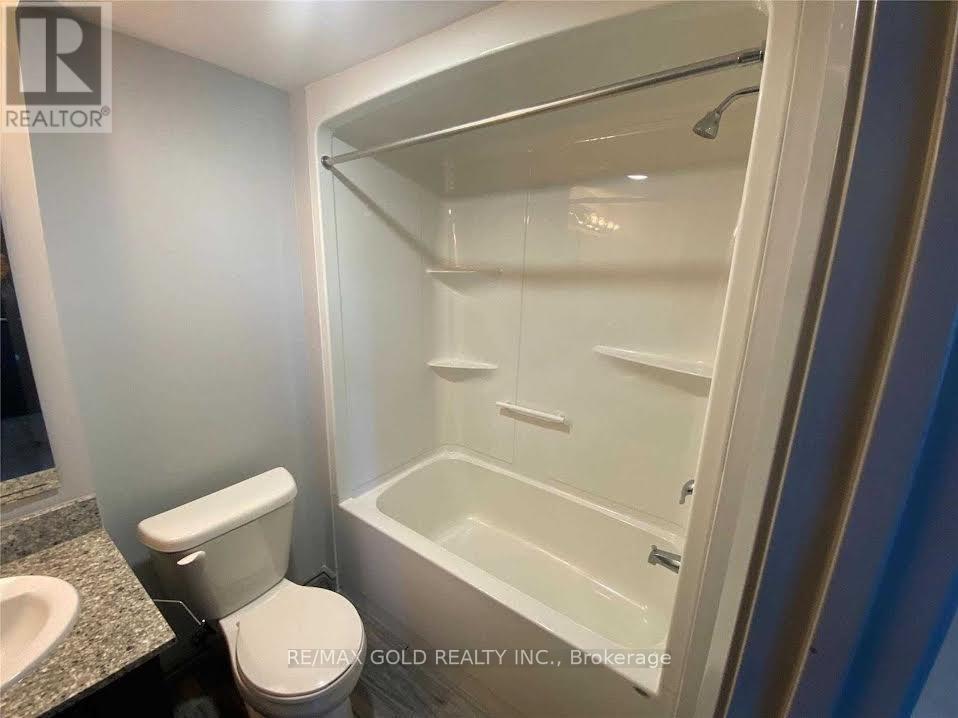 203 - 275 Larch Street, Waterloo, Ontario  N2L 3R2 - Photo 11 - X13049860