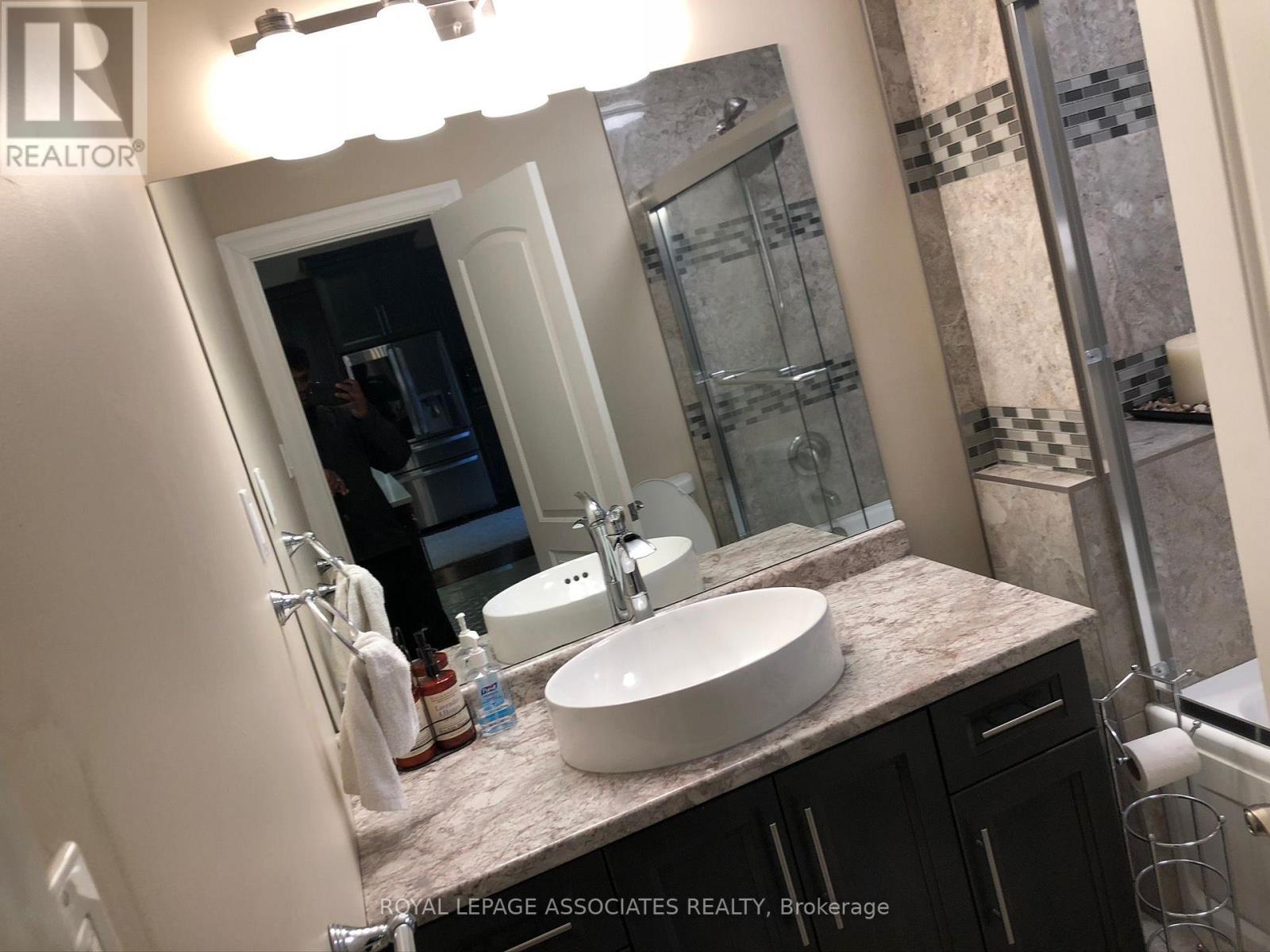 992 Mccready Road, Dawn-Euphemia, Ontario  N0P 1C0 - Photo 13 - X13049876