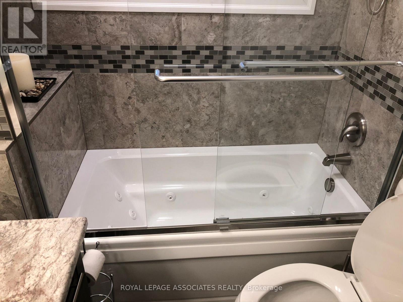 992 Mccready Road, Dawn-Euphemia, Ontario  N0P 1C0 - Photo 15 - X13049876