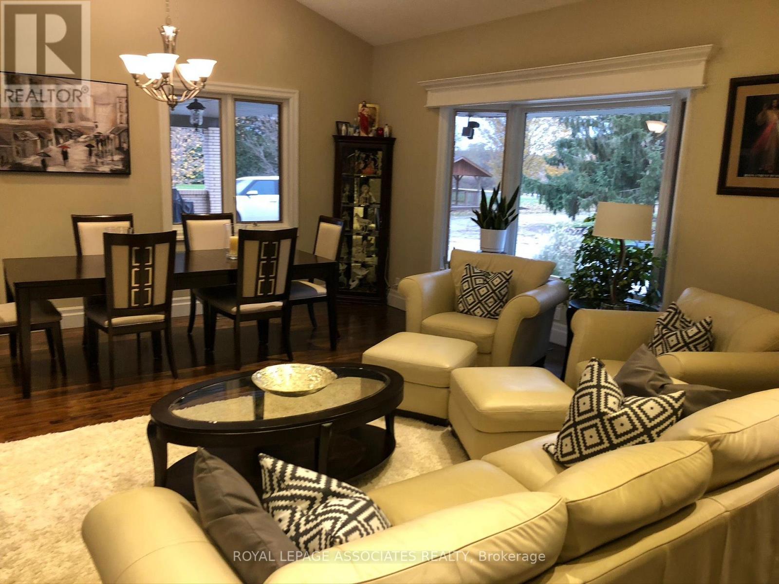 992 Mccready Road, Dawn-Euphemia, Ontario  N0P 1C0 - Photo 4 - X13049876