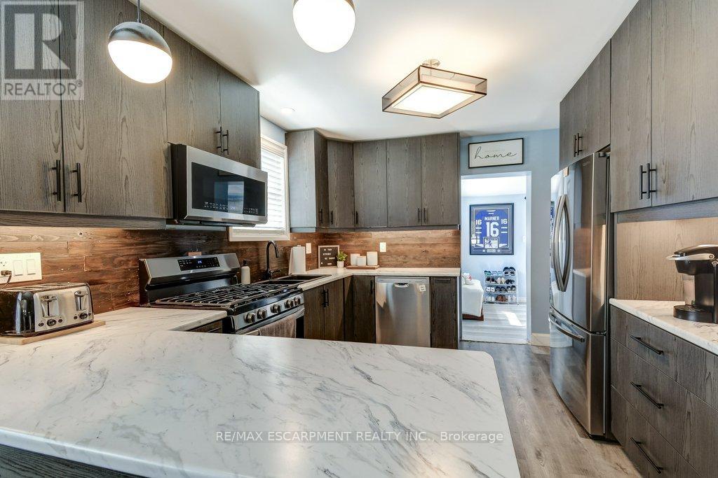 30 East 15th Street, Hamilton, Ontario  L9A 3E7 - Photo 13 - X13049902