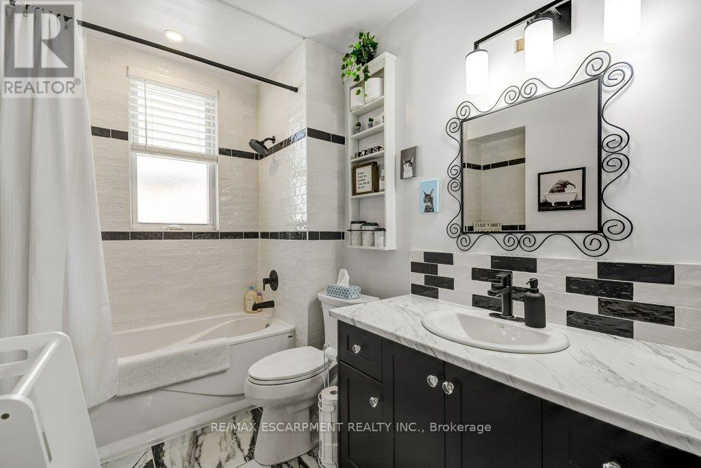 30 East 15th Street, Hamilton, Ontario  L9A 3E7 - Photo 18 - X13049902