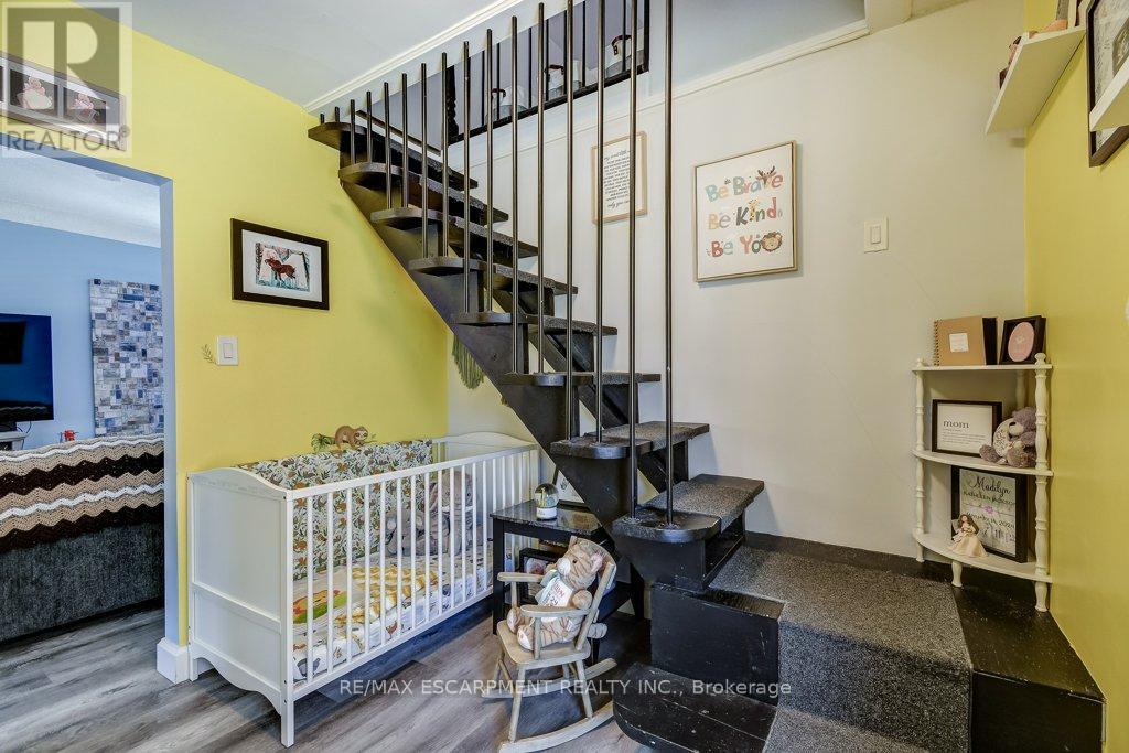 30 East 15th Street, Hamilton, Ontario  L9A 3E7 - Photo 21 - X13049902