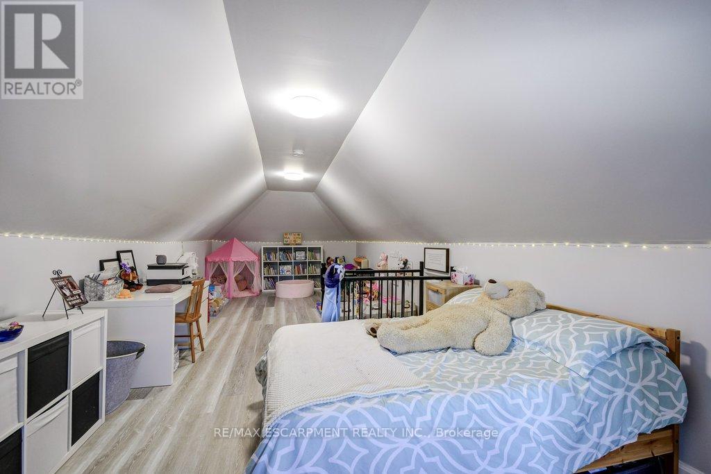 30 East 15th Street, Hamilton, Ontario  L9A 3E7 - Photo 32 - X13049902