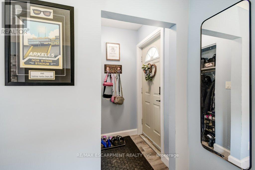 30 East 15th Street, Hamilton, Ontario  L9A 3E7 - Photo 5 - X13049902