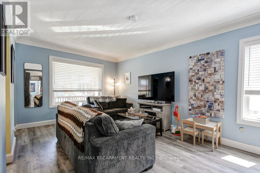 30 East 15th Street, Hamilton, Ontario  L9A 3E7 - Photo 7 - X13049902