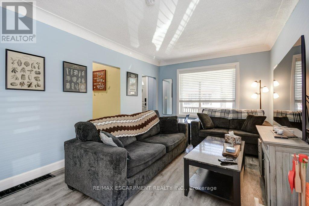 30 East 15th Street, Hamilton, Ontario  L9A 3E7 - Photo 8 - X13049902