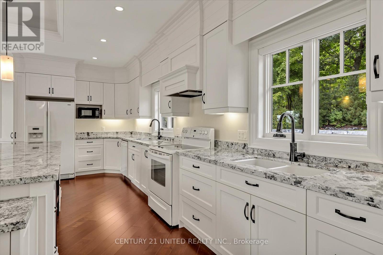 44 Fire Route 70 Route, Galway-Cavendish And Harvey, Ontario  K0L 1J0 - Photo 10 - X12341486