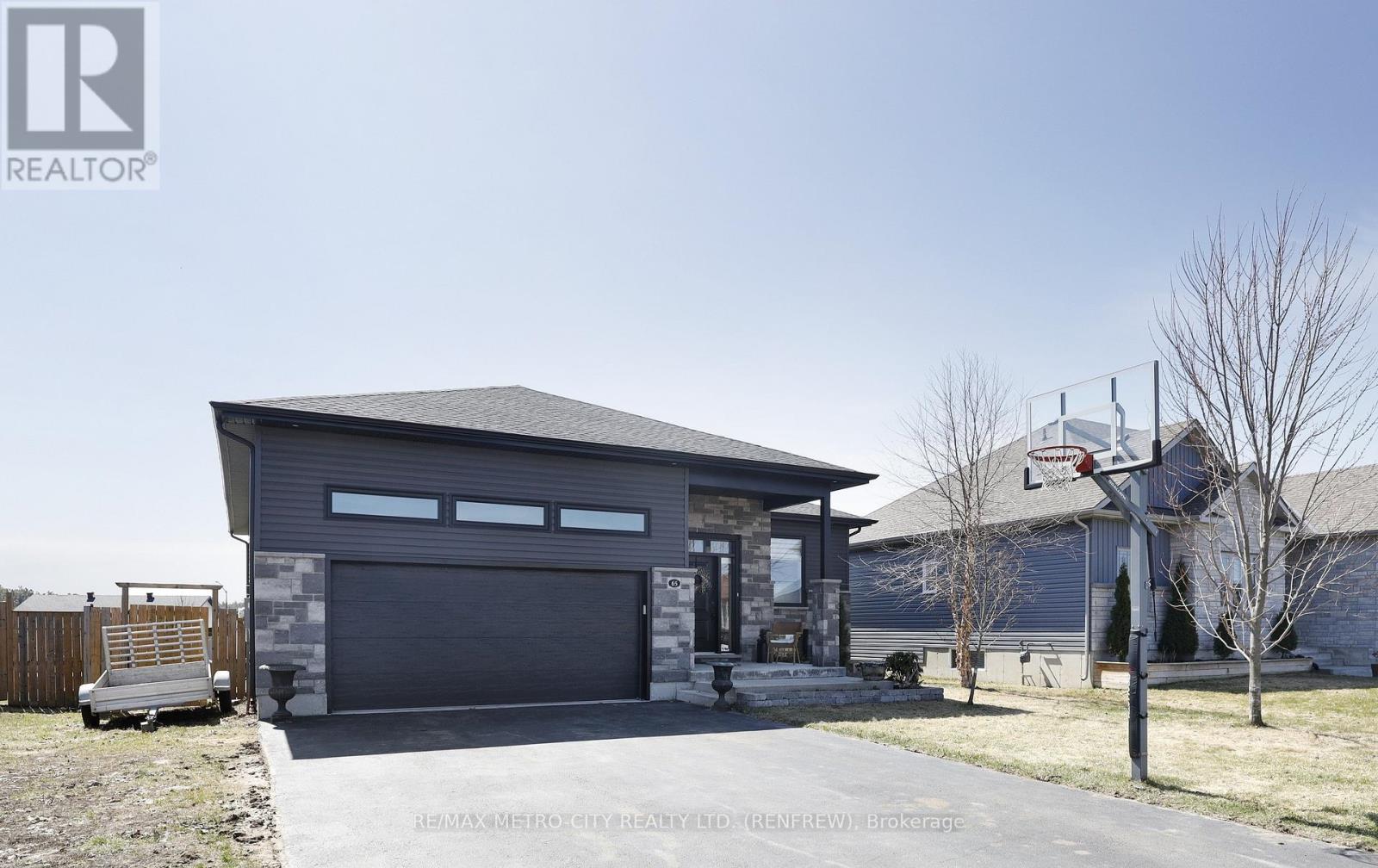 65 Noble Crescent, Petawawa, Ontario  K8H 0G1 - Photo 1 - X13035288