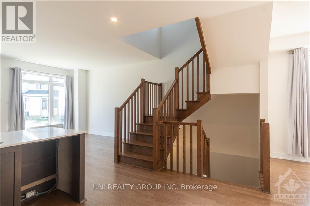 65 Robusta Lane, Ottawa, Ontario  K2J 6Y7 - Photo 12 - X12956422