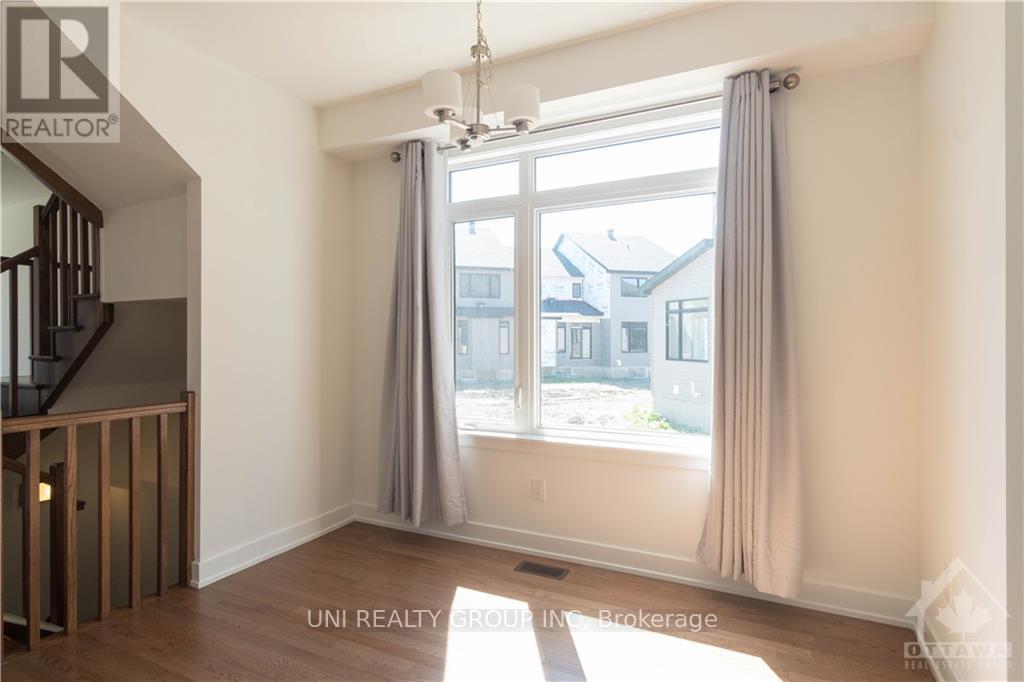 65 Robusta Lane, Ottawa, Ontario  K2J 6Y7 - Photo 4 - X12956422