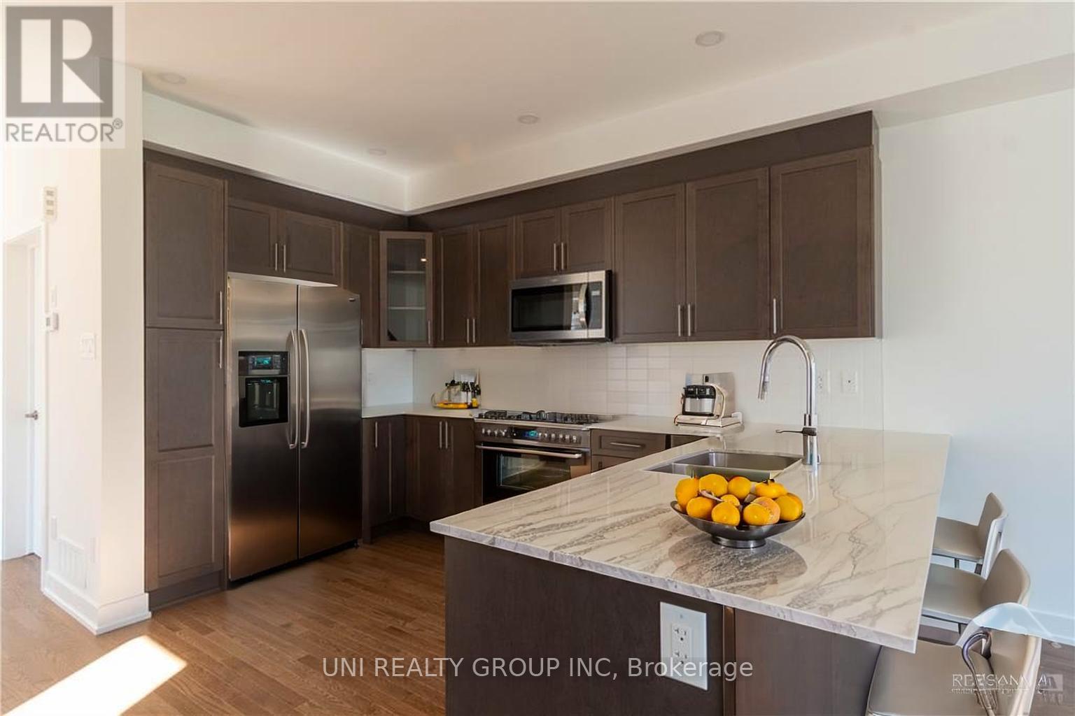 65 Robusta Lane, Ottawa, Ontario  K2J 6Y7 - Photo 6 - X12956422