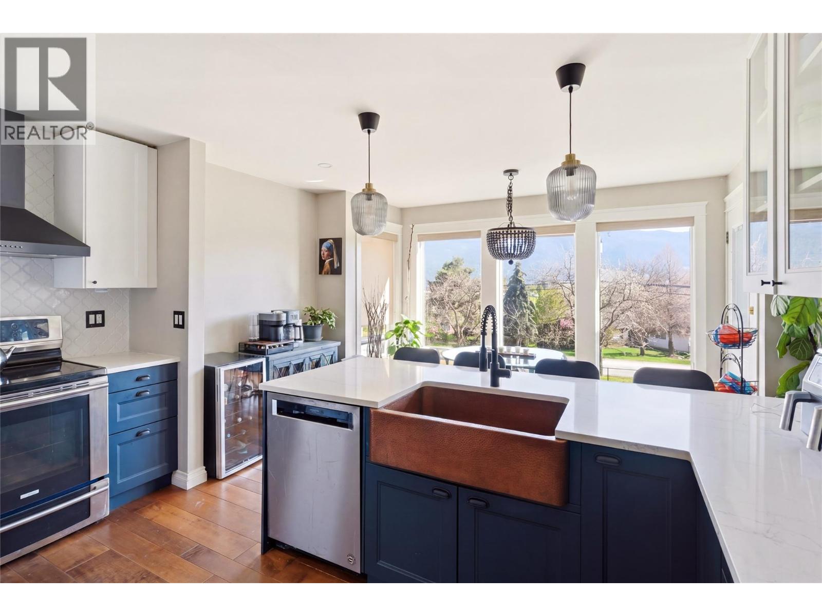 300 Scenic Drive, Coldstream, British Columbia  V1B 2X3 - Photo 10 - 10384351