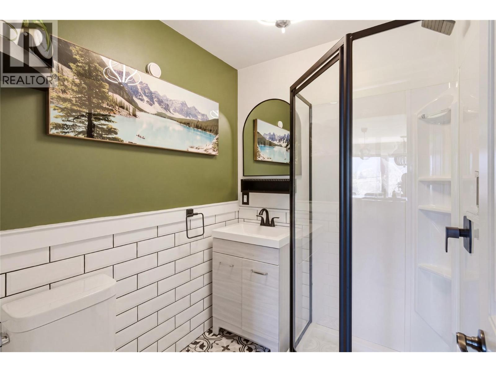 300 Scenic Drive, Coldstream, British Columbia  V1B 2X3 - Photo 12 - 10384351