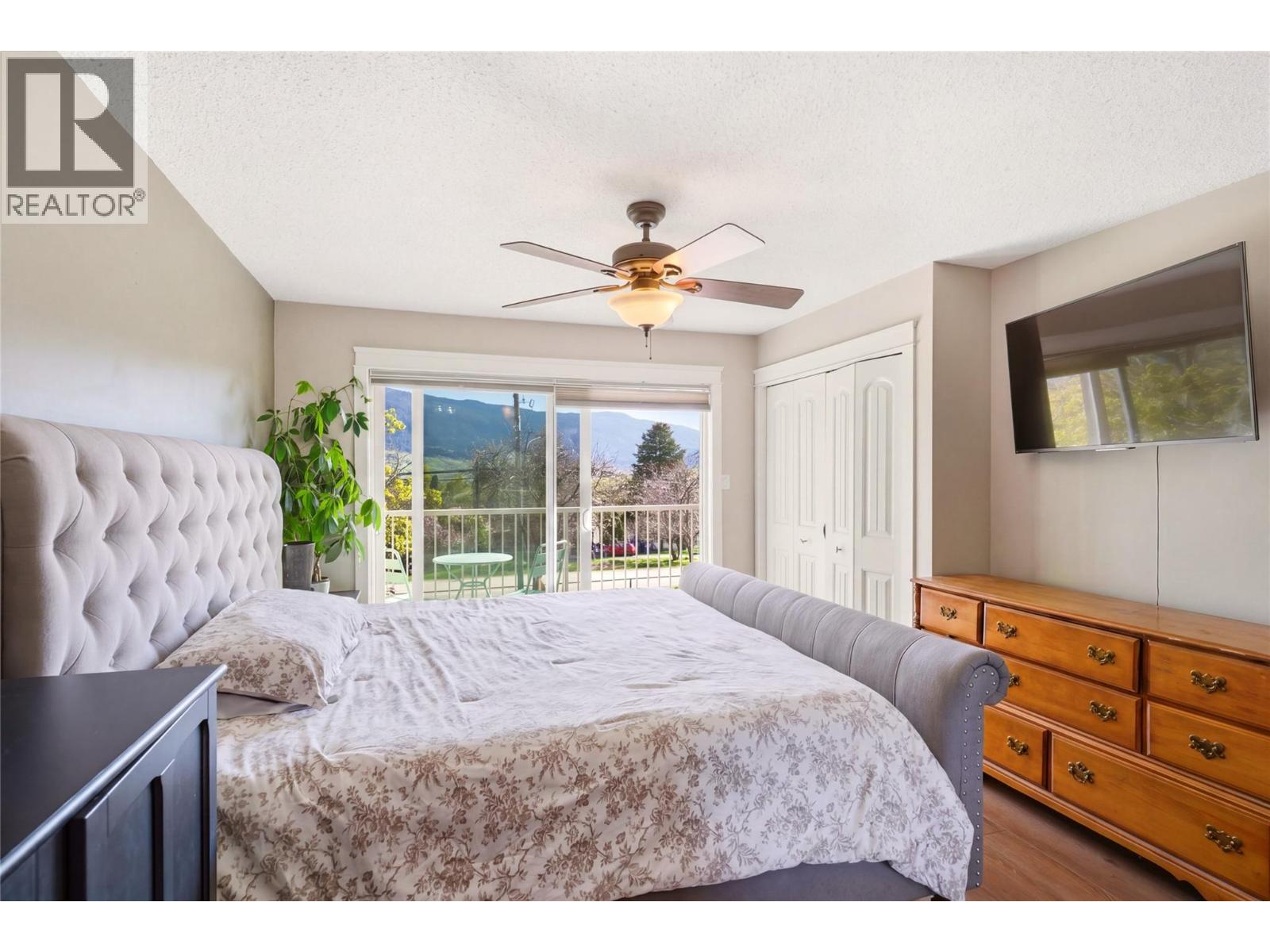 300 Scenic Drive, Coldstream, British Columbia  V1B 2X3 - Photo 15 - 10384351