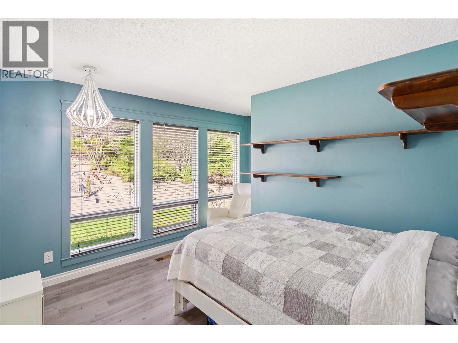 300 Scenic Drive, Coldstream, British Columbia  V1B 2X3 - Photo 16 - 10384351