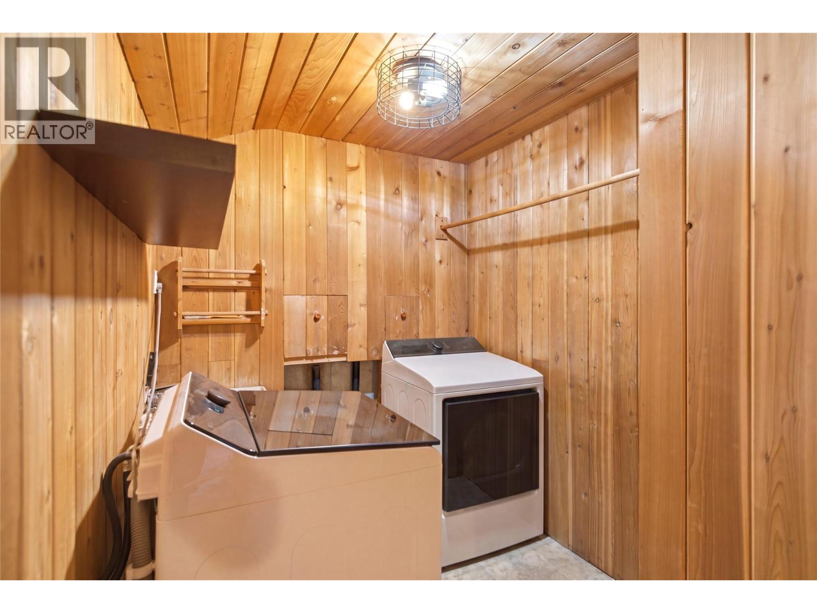 300 Scenic Drive, Coldstream, British Columbia  V1B 2X3 - Photo 24 - 10384351