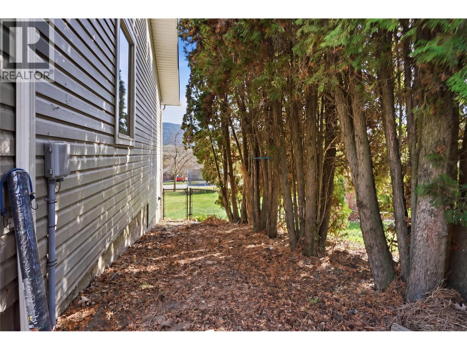 300 Scenic Drive, Coldstream, British Columbia  V1B 2X3 - Photo 39 - 10384351