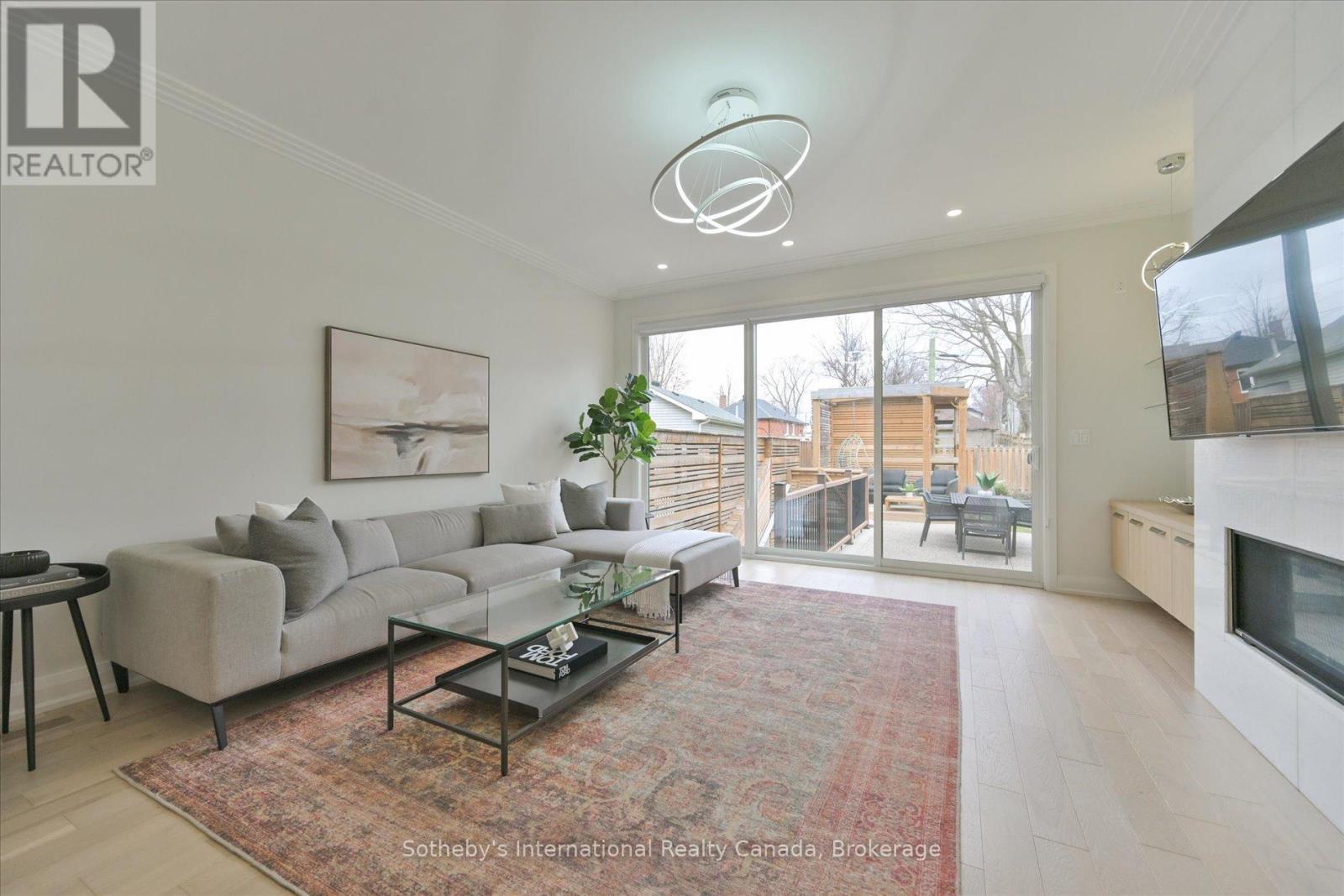 41a Maple Avenue N, Mississauga, Ontario  L5H 2R9 - Photo 11 - W13050052