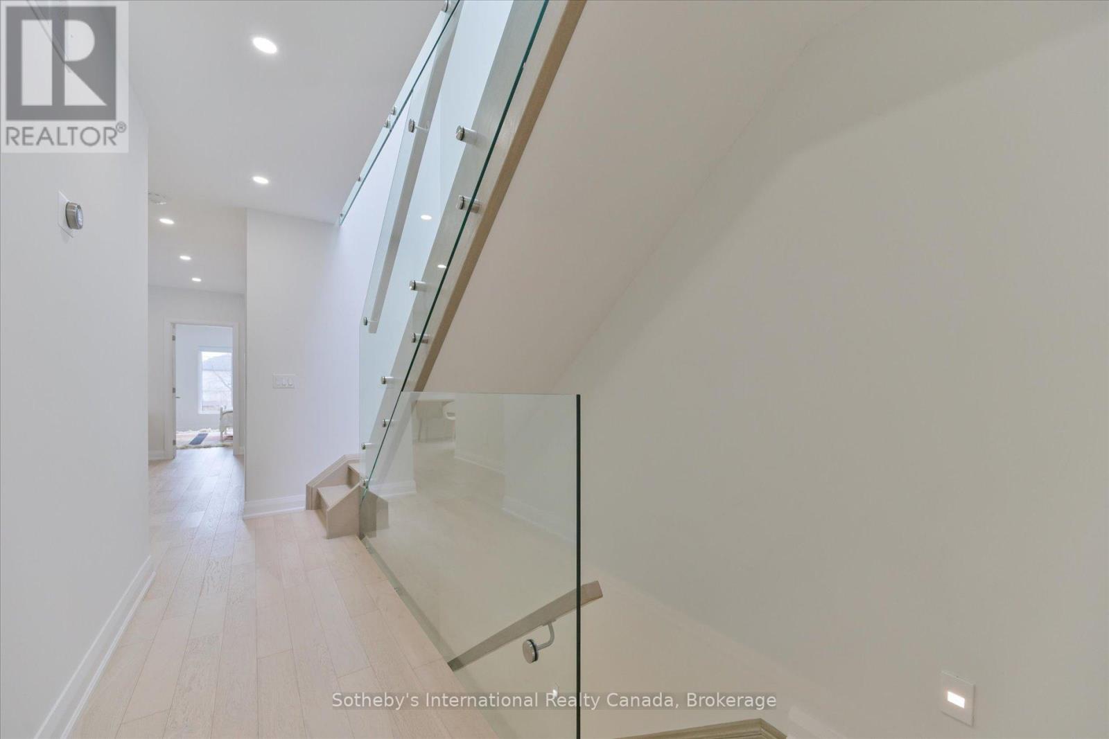 41a Maple Avenue N, Mississauga, Ontario  L5H 2R9 - Photo 17 - W13050052