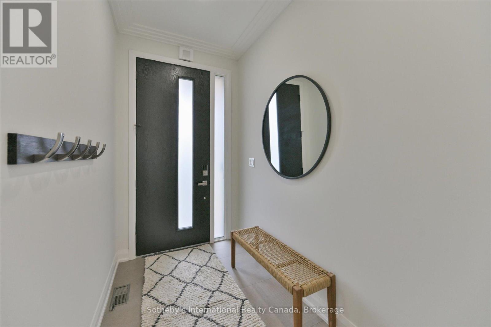 41a Maple Avenue N, Mississauga, Ontario  L5H 2R9 - Photo 2 - W13050052