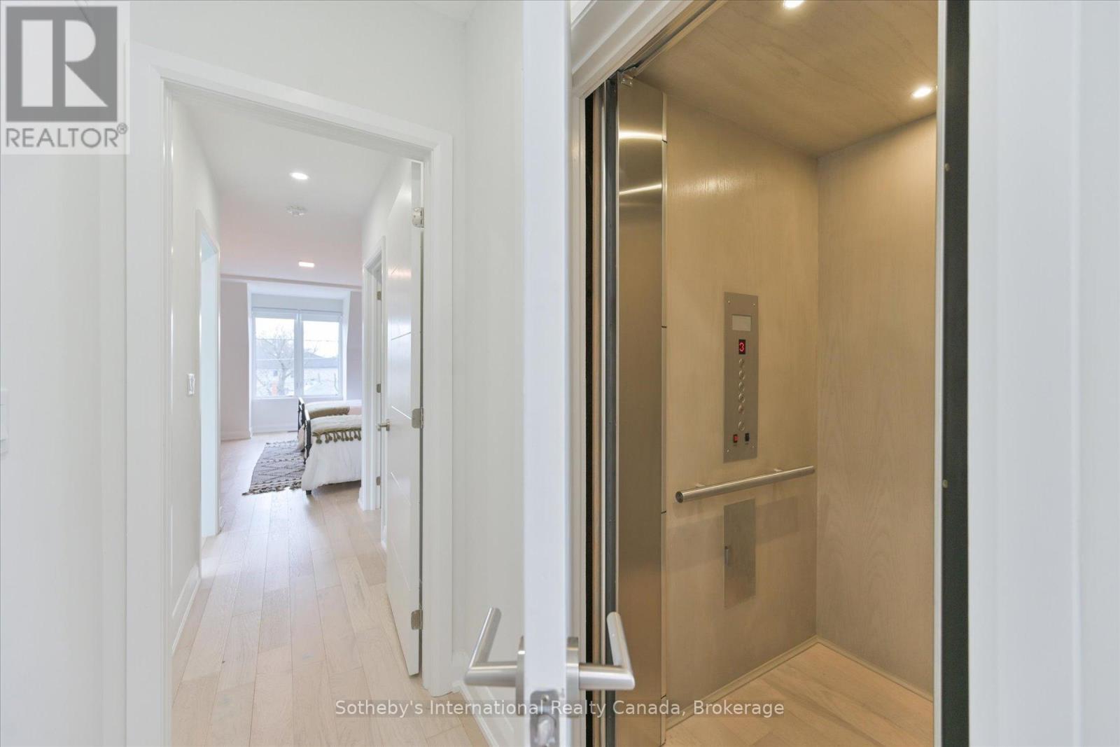 41a Maple Avenue N, Mississauga, Ontario  L5H 2R9 - Photo 29 - W13050052