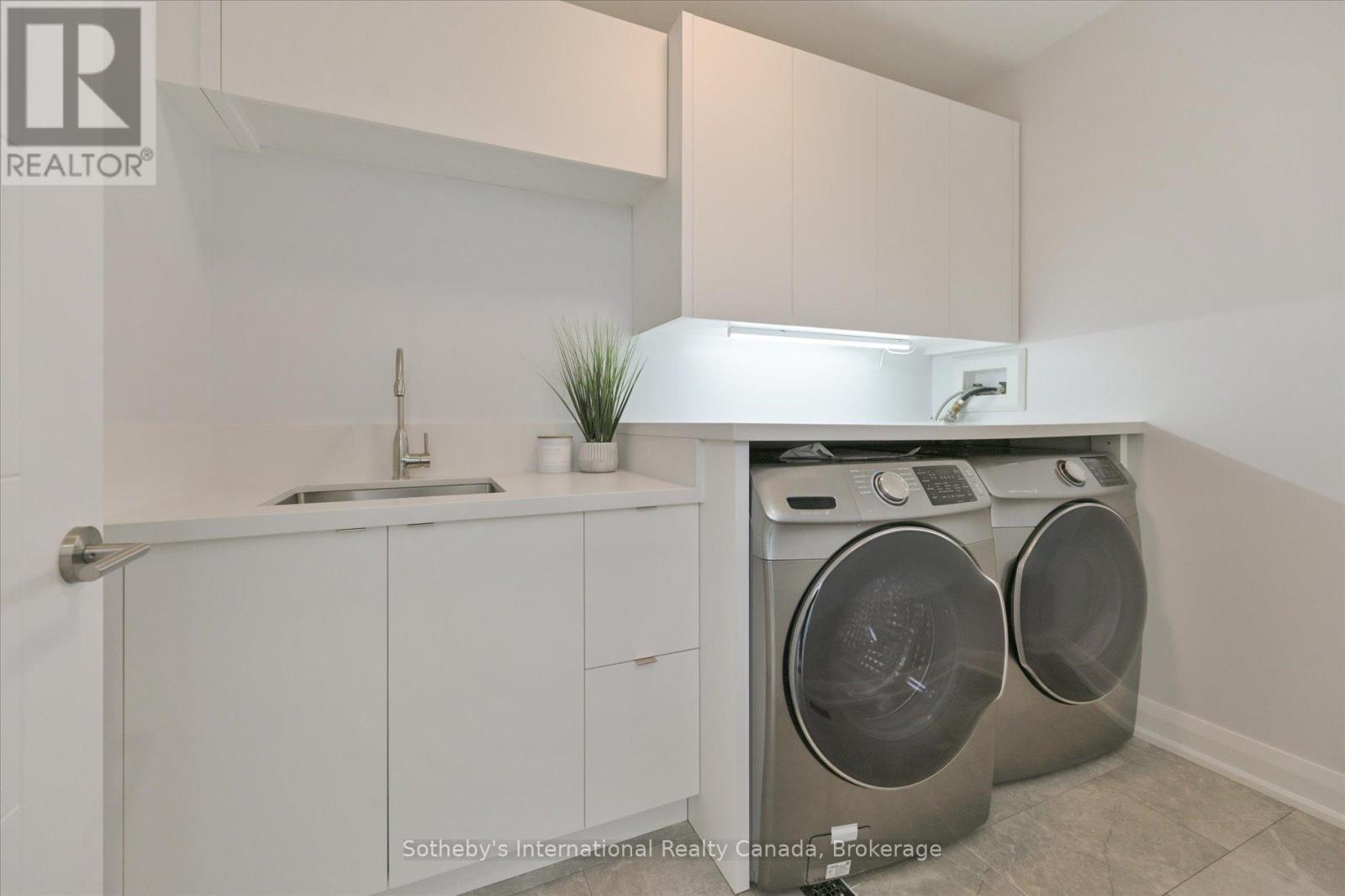 41a Maple Avenue N, Mississauga, Ontario  L5H 2R9 - Photo 39 - W13050052