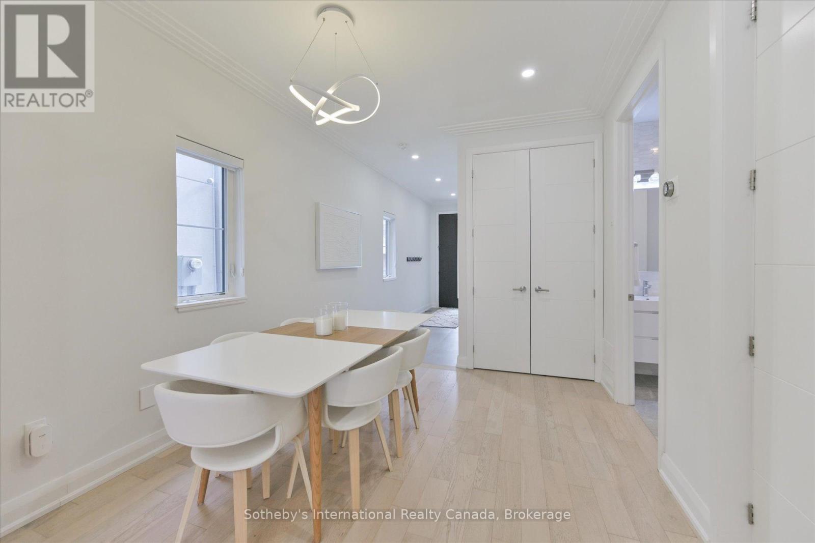 41a Maple Avenue N, Mississauga, Ontario  L5H 2R9 - Photo 4 - W13050052