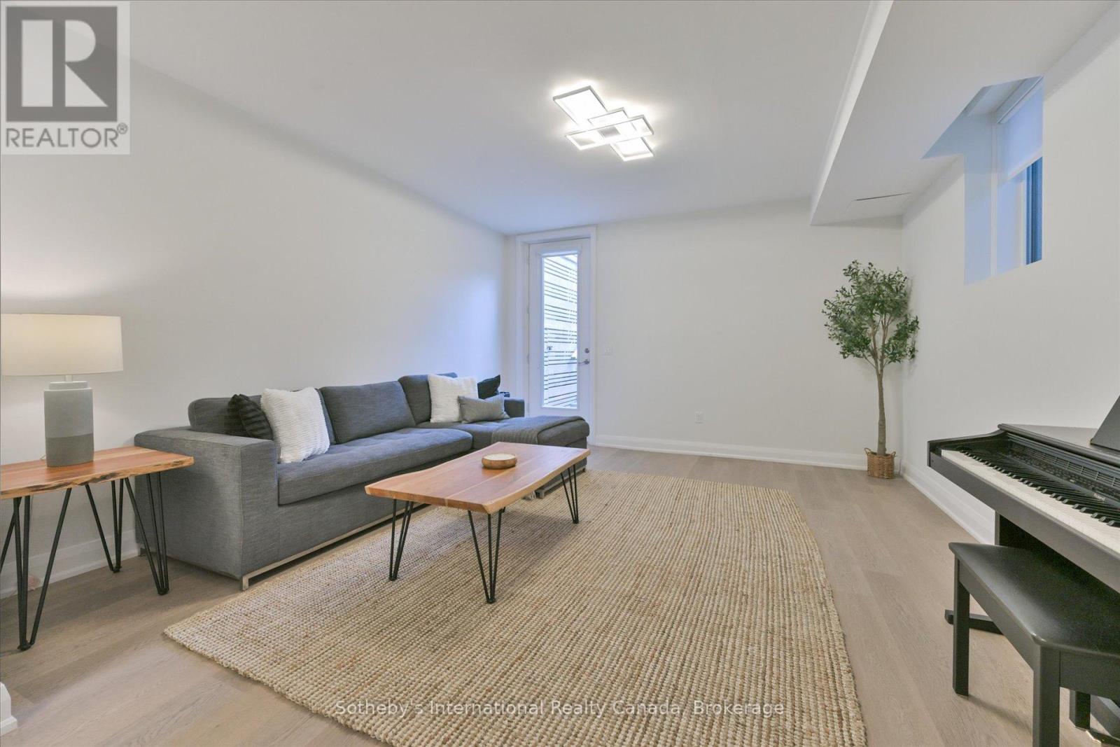 41a Maple Avenue N, Mississauga, Ontario  L5H 2R9 - Photo 40 - W13050052