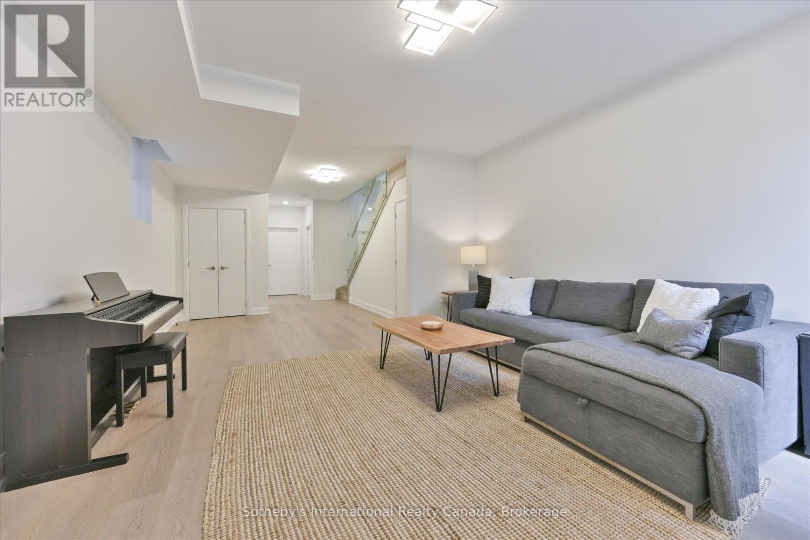 41a Maple Avenue N, Mississauga, Ontario  L5H 2R9 - Photo 41 - W13050052