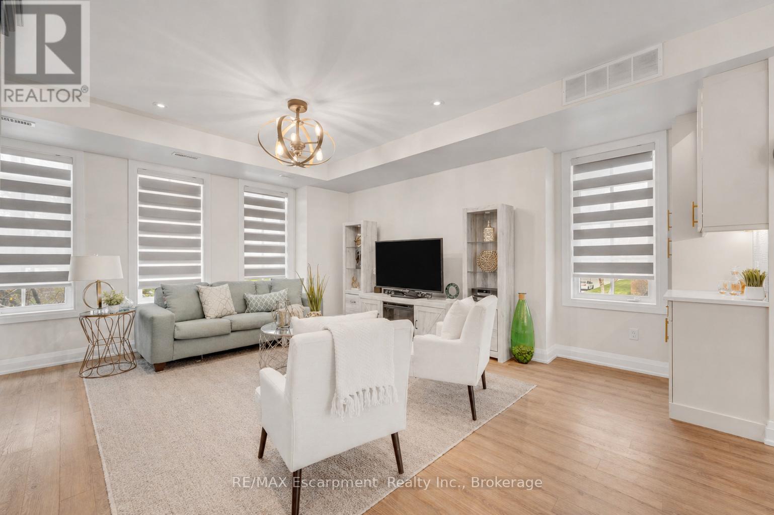 1 - 2362 New Street, Burlington, Ontario  L7R 4P8 - Photo 10 - W13050090