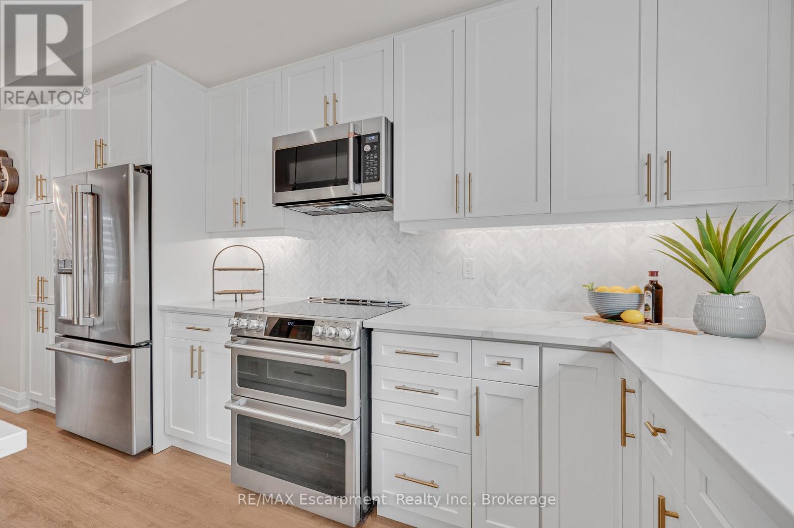 1 - 2362 New Street, Burlington, Ontario  L7R 4P8 - Photo 13 - W13050090