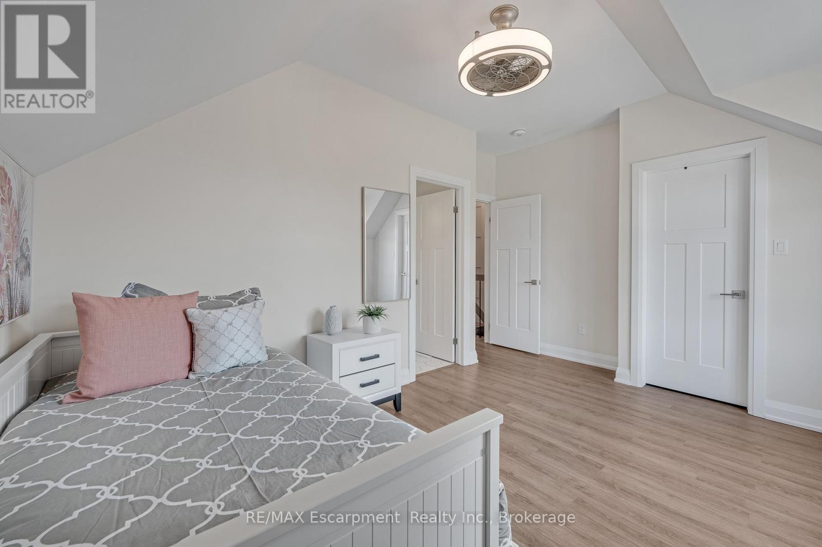 1 - 2362 New Street, Burlington, Ontario  L7R 4P8 - Photo 22 - W13050090