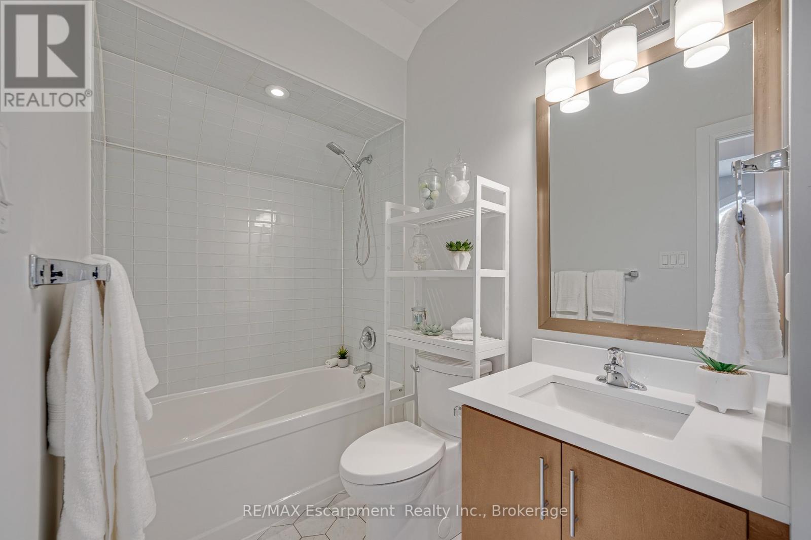 1 - 2362 New Street, Burlington, Ontario  L7R 4P8 - Photo 23 - W13050090