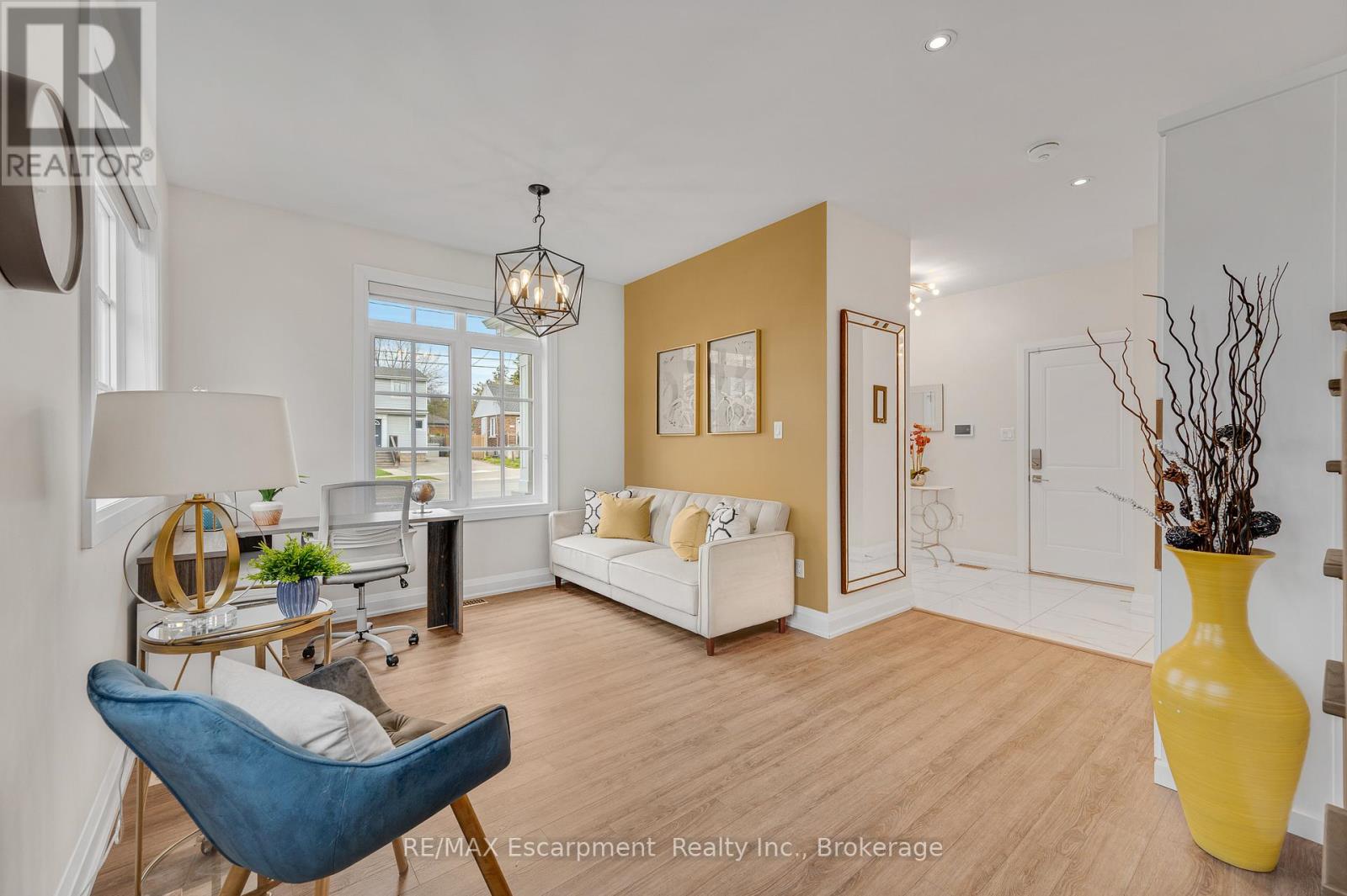 1 - 2362 New Street, Burlington, Ontario  L7R 4P8 - Photo 5 - W13050090