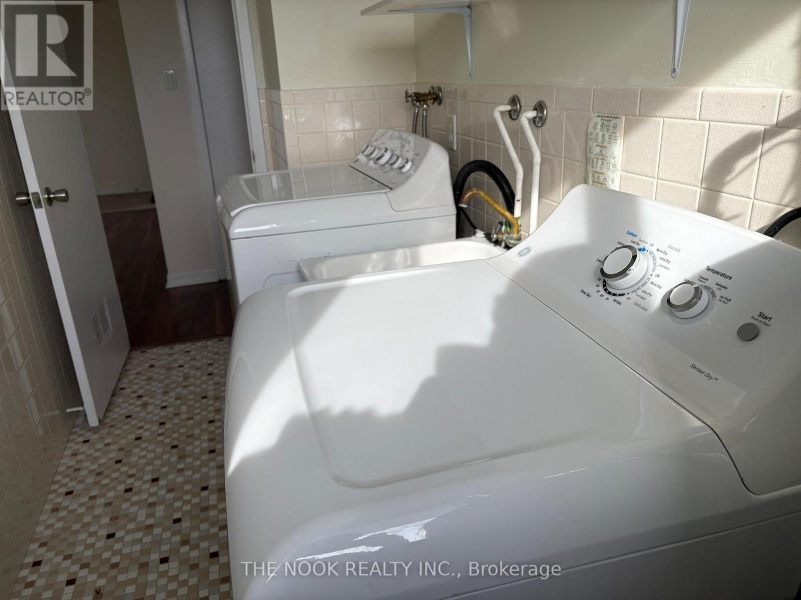 A - 948 Simcoe Street N, Oshawa, Ontario  L1G 4W2 - Photo 17 - E13050194