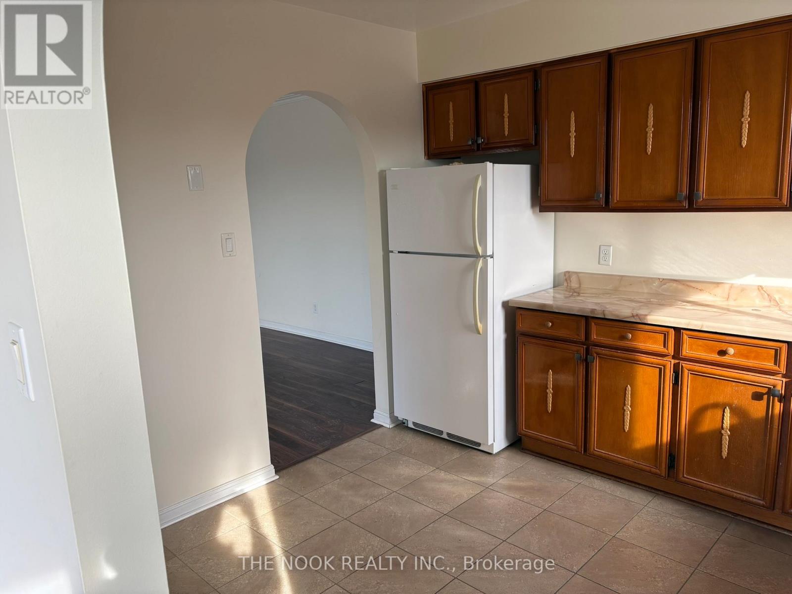 A - 948 Simcoe Street N, Oshawa, Ontario  L1G 4W2 - Photo 5 - E13050194