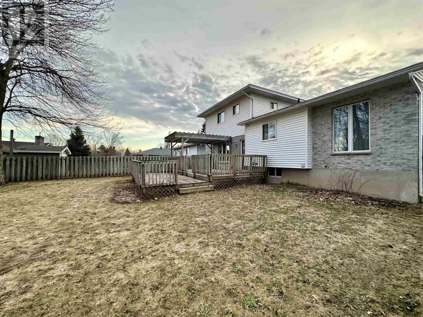 333 Parkland Cres, Sault Ste. Marie, Ontario  P6A 6R3 - Photo 34 - SM260688