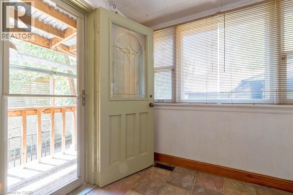 157 Longwood Road N, Hamilton, Ontario  L8S 3V8 - Photo 10 - 40824422