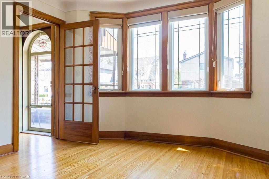 157 Longwood Road N, Hamilton, Ontario  L8S 3V8 - Photo 2 - 40824422