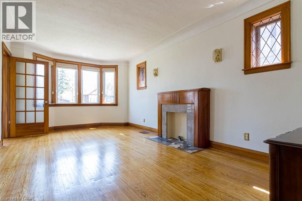 157 Longwood Road N, Hamilton, Ontario  L8S 3V8 - Photo 3 - 40824422