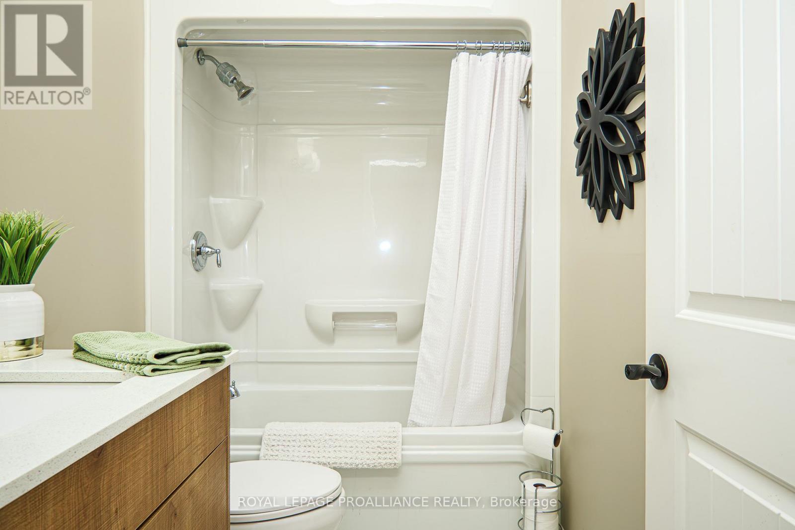 29 Autumn Grove, Quinte West, Ontario  K8V 5P4 - Photo 11 - X13049932