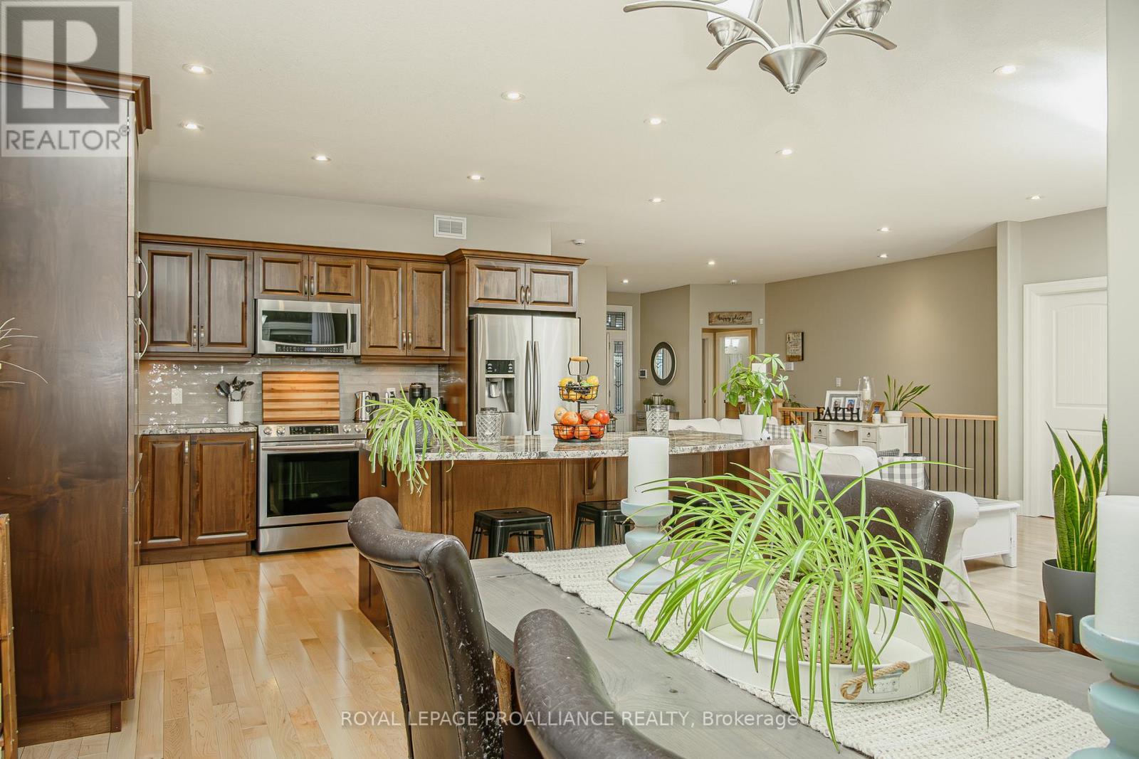 29 Autumn Grove, Quinte West, Ontario  K8V 5P4 - Photo 22 - X13049932