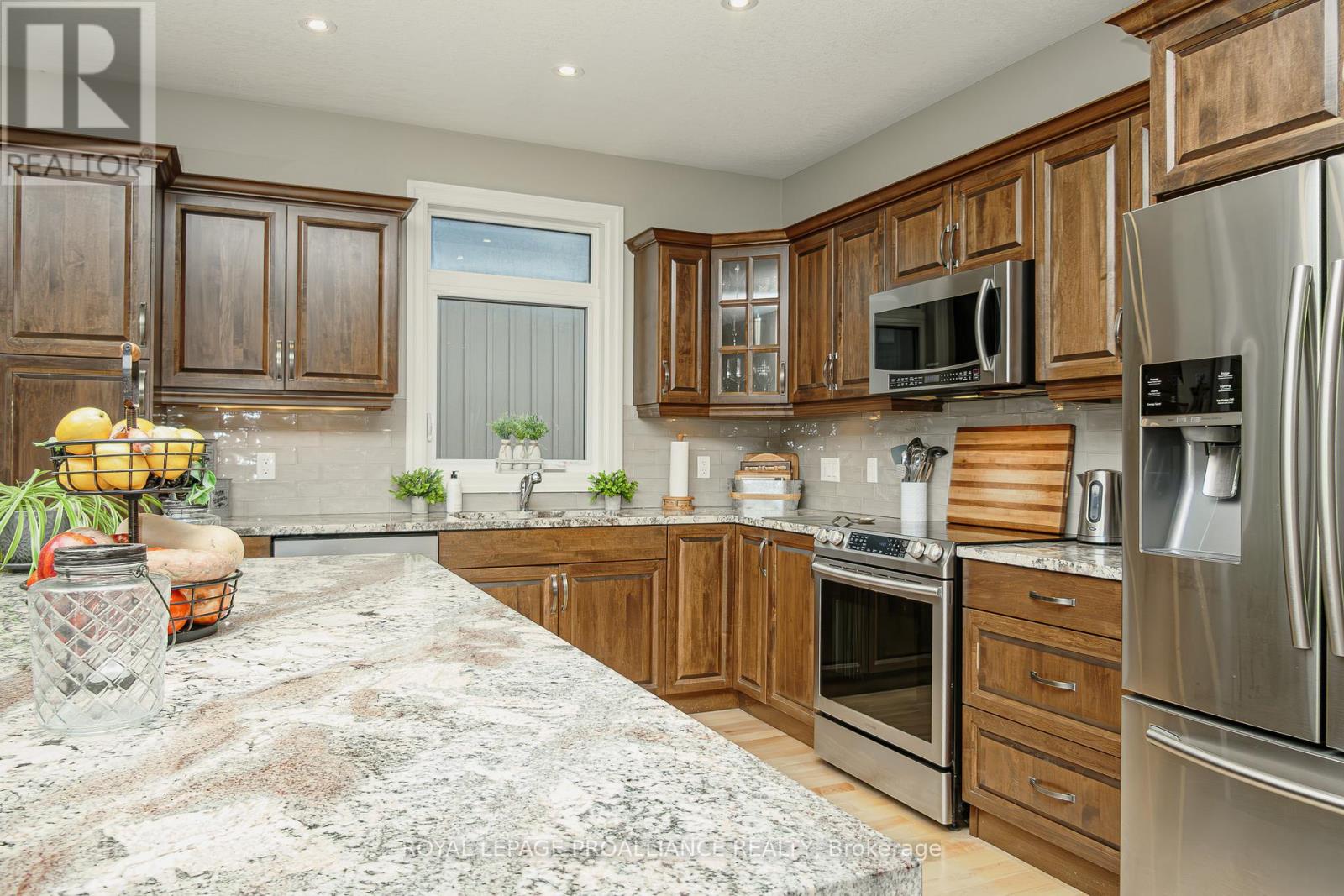 29 Autumn Grove, Quinte West, Ontario  K8V 5P4 - Photo 24 - X13049932