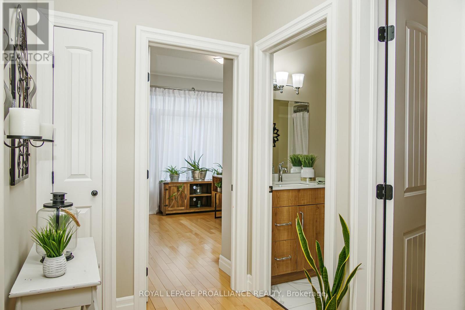 29 Autumn Grove, Quinte West, Ontario  K8V 5P4 - Photo 7 - X13049932